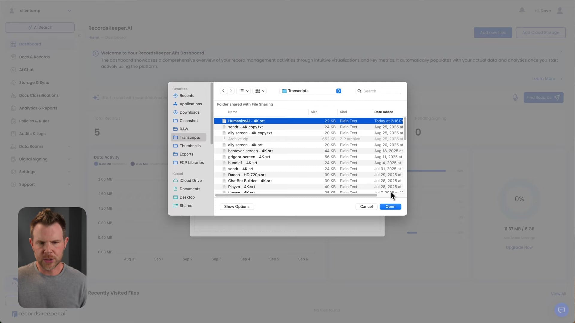 Screenshot: Uploading Files and Cloud Sync